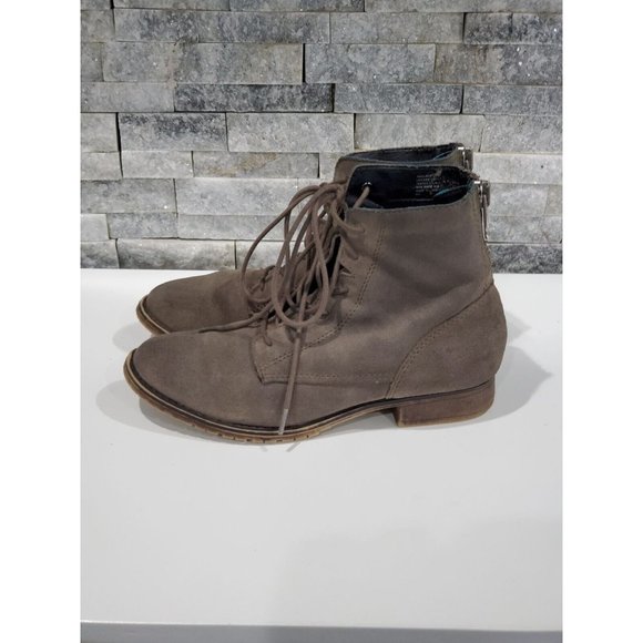 STEVE MADDEN RAWLINGS BOOTS COLOR GRAY LEATHER UPPER SIZE 6M - Picture 1 of 9